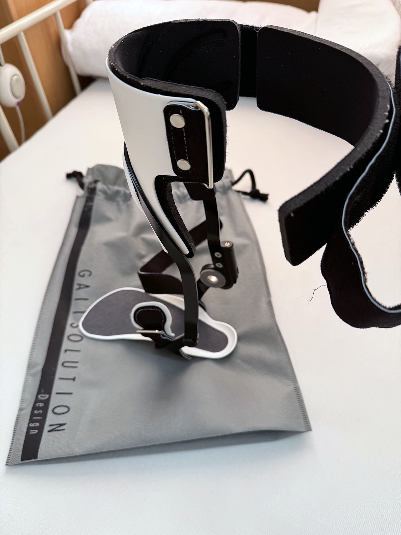 脳梗塞の回復期リハビリで使用しているゲイトソリューションデザイン(GAITSOLUTION Design)の下肢装具