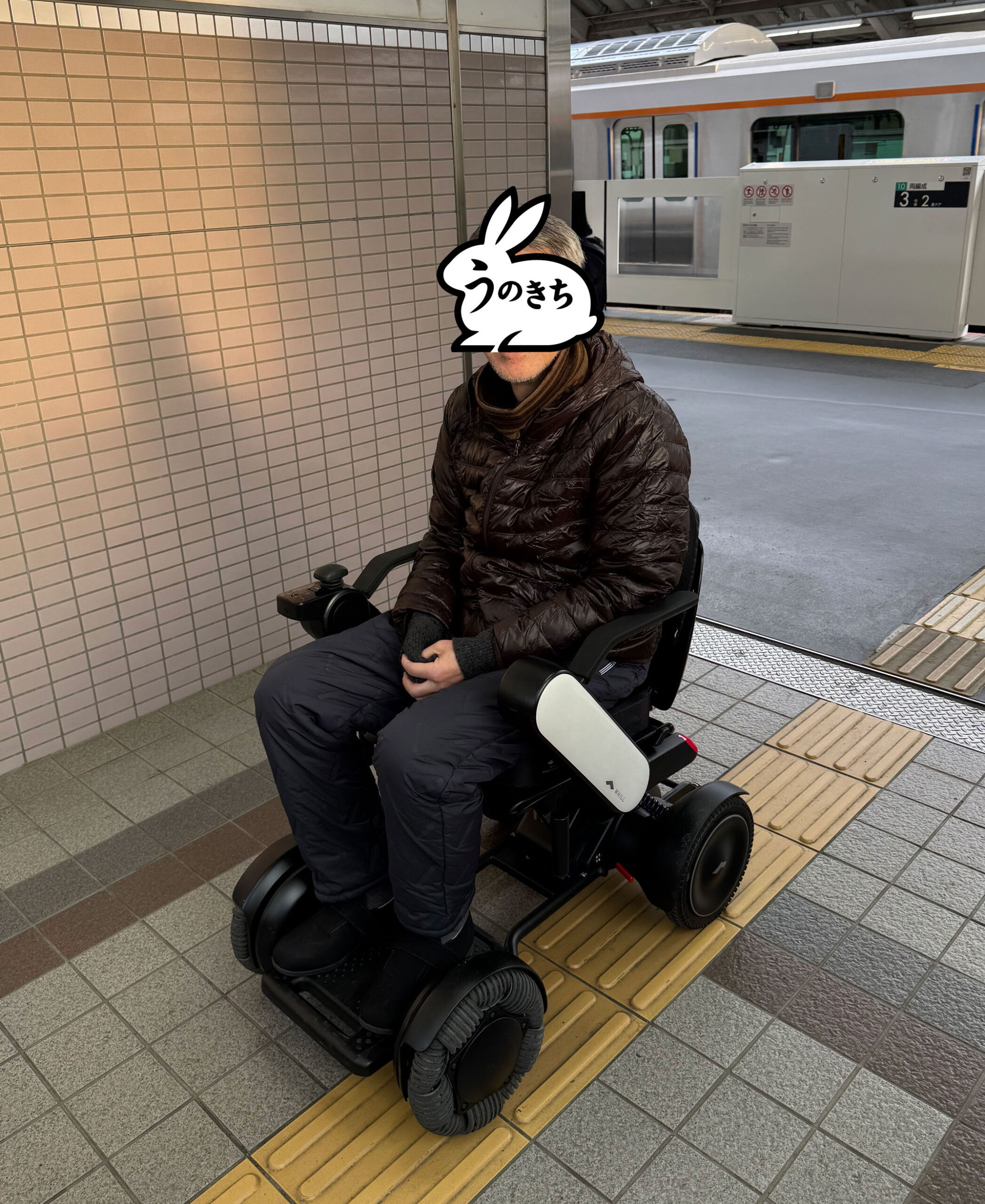 WHILLを試乗する脳梗塞後の移動支援モビリティ